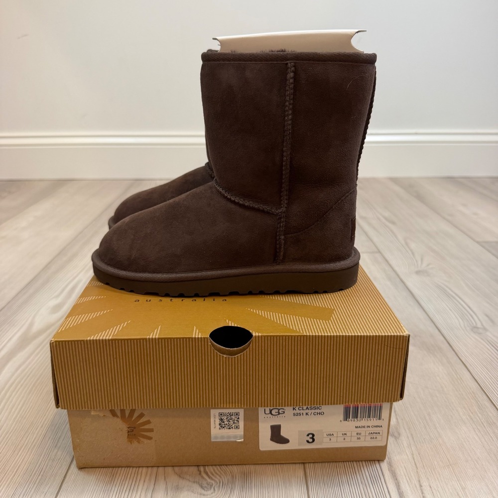 UGG Kids Classic Short Suede Boots Chocolate Brown 5251 Size 3 NEW